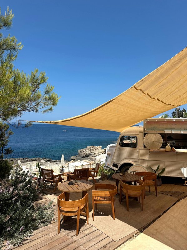 Voile d'ombrage : l'essentiel pour votre espace extérieur